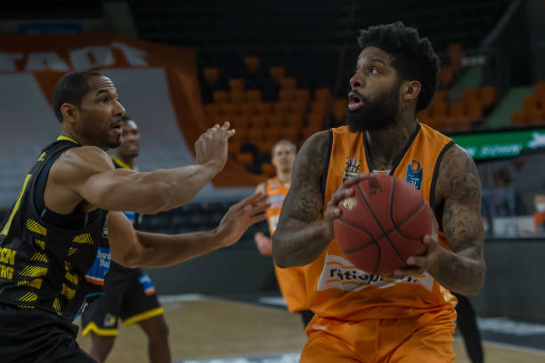 的强势不仅 的强势不仅