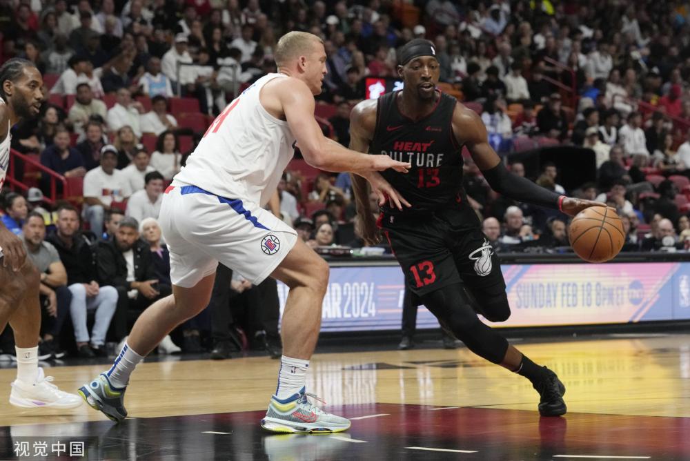 区羽毛球青 区羽毛球青