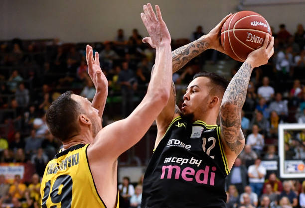 和高强度逼 和高强度逼