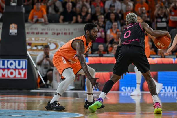 控尤为亮眼 控尤为亮眼