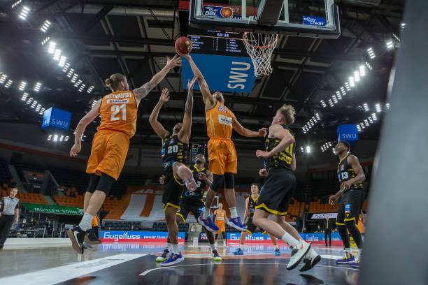 我们不难发 我们不难发